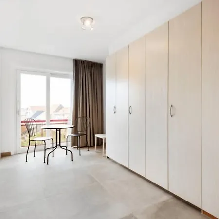 Apartamento Lovely Located At The Centre Of With Garage De Haan